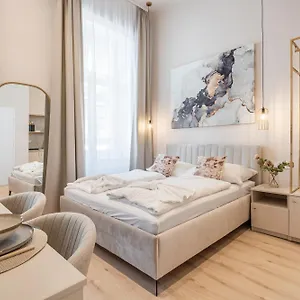 W30 - Wesselenyi Charming - Location By Bqa Budapest