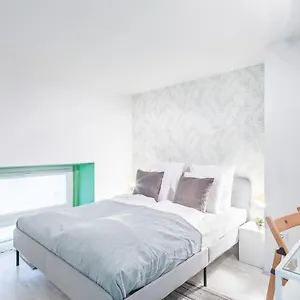 Very - Unique Design - New Budapest