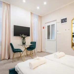 Kiraly 33 - Hidden Gem - Location By Bqa Budapest